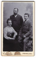 Fotografie Fietz, Freiwaldau, Rudolfsgasse, Bürgerliche Familie Im Portrait  - Personnes Anonymes