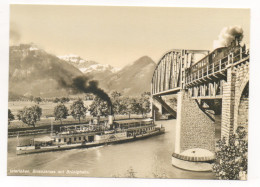 UN TRAIN À VAPEUR DE LA LIGNE DU BRUNIG FRANCHIT LE CANAL DE L'AAR - BATEAU À VAPEUR "BRIENZ" (1871-1956) - Trains