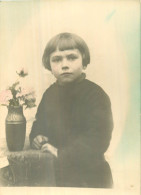 Photographie Artistique .  Enfant Au Vase - Unclassified