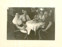 à La Terrasse Du Restaurant LE PETIT LOUVRE Sur La Canebère MARSEILLE 1958 - Zonder Classificatie