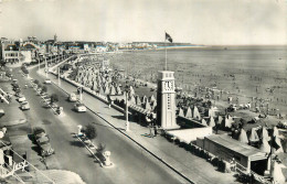 LES SABLES D'OLONNE . Le Remblai Et La Plage - Sables D'Olonne