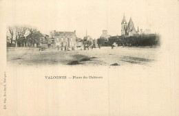 VALOGNES . Place Du Château .  - Valognes