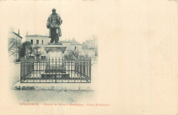 PERIGUEUX . Statue De Michel Montaigne  Place Montaigne - Périgueux
