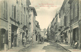 MONTREJEAU . Une Rue .  CPA Animée LABOUCHE FRERES TOULOUSE - Montréjeau