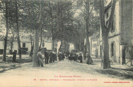 REVEL .  Promenade Avenue De Sorèze .  CPA Animée / LABOUCHE FRERES TOULOUSE - Revel