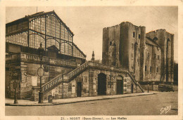 NIORT . Les Halles . - Niort