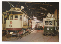 MUSÉE DES TRANSPORTS URBAINS PARIS-PARIS-MALAKOFF - MOTRICES ÉLECTRIQUES DE GENÈVE (1901) À GAUCHE ET DE BORDEAUX (1935) - Tramways