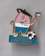 PIN'S THEME SPORT  FOOTBALL CLUB DE SAINTE LIVRADE  EN LOT ET GARONNE   TRES RAE - Calcio