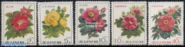 Korea, North 1974 Roses 5v, Mint NH, Nature - Flowers & Plants - Roses - Corée Du Nord