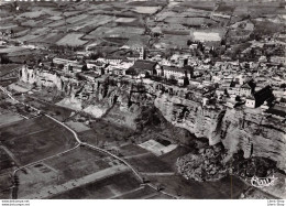 05 Embrun -CPSM - ±1950 - Vue Générale Aérienne D'Embrun Et Son Roc- Éditions COMBIER - Embrun