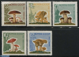 Russia, Soviet Union 1964 Mushrooms 5v Lacked Paper, Mint NH, Nature - Mushrooms - Ungebraucht