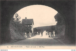 ARCY-sur-CURE (89) CPA ±1920 - , Le Tunnel, Côté Nord - Cyclistes- ND Phot. - Autres & Non Classés