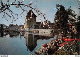 PEYRAT-LE-CHÂTEAU (87) CPM ±1970 La Tour Du Château Des Princes De LUSIGNAN Au Bord Du Lac - Éd. THÉOJAC - Other & Unclassified