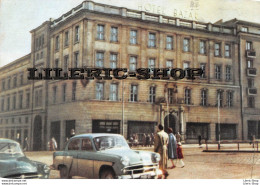 POZNAN - Hôtel Bazar CPSM 1965 - Automobile TRABANT 601 ? - Pologne