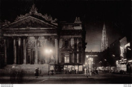 VINTAGE POSTCARD 1957  BRUSSEL BRUXELLES - De Beurs Bij Nacht La Bourse La Nuit - - Bruselas La Noche