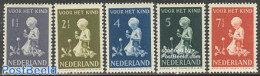 Netherlands 1940 Child Welfare 5v, Mint NH, Nature - Flowers & Plants - Ungebraucht