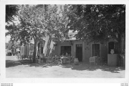 2380 MOUGINS (06) Cpsm 1954 - Place Du Commandant Lamy. EDITIONS LA CIGOGNE - Mougins