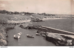 1 - Saint-Gildas-de-Rhuys (Morbihan) Le Port Et La Plage De Kerfagot   ARTAUD Père Et Fils, Editeurs - Otros & Sin Clasificación