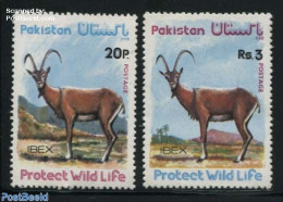Pakistan 1976 Wild Animals 2v, Mint NH, Nature - Animals (others & Mixed) - Pakistan