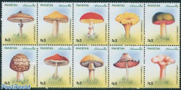 Pakistan 2005 Mushrooms 10v [++++], Mint NH, Nature - Mushrooms - Mushrooms