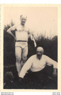 PHOTO ANCIENNE Portrait Des Pères Boulet Et Faye En Bord De Loire à Feurs [42] En 1932  Prêtres # Torse Nu - 86X59 - Personnes Identifiées