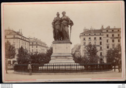 SUISSE GENÈVE MONUMENT NATIONAL VERS 1870 PHOTOGRAPHE AUGUSTE GARCIN TIRAGE PAPIER ALBUMINÉ SUPPORT CARTON 105X108 - Lieux
