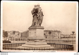 SUISSE GENÈVE - MONUMENT NATIONAL VERS 1870 - PHOTOGRAPHE AUGUSTE GARCIN -  PAPIER ALBUMINÉ SUPPORT CARTON - 165X108 - Lieux