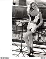 Model CHERYL CRAVEN Modelling Lingerie By Carven At The Lingerie In London Exhibition. - Pin-up