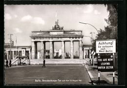 AK Berlin, Partie Am Brandenburger Tor Mit Mauer  - Customs