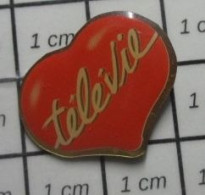 711c Pin's Pins / Beau Et Rare / THEME : MEDIAS / EMISSIONS DE TELE BELGE COEUR ROUGE TELEVIE FNRS - Medien