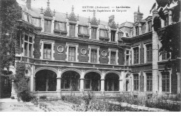 RETHEL - Le Cloître Et L'Ecole Supérieure De Garçons - Très Bon état - Rethel