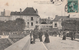 BE2023 - SENS  DANS L'YONNE DECORATION DU BAS  DE LA GRANDE RUE A L'OCCASION DE L'EXPOSITION 1908    CPA  CIRCULEE - Sens
