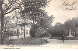 CHARLEVILLE - Buste De Jean Arthur Rimbaud, Poète Ardennais - Sqaure De La Gare - Très Bon état - Charleville