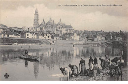 PERIGUEUX - La Cathédrale Vue Du Pont De Saint Georges - Très Bon état - Périgueux