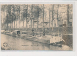 BOURGES - Canal De Berry - Un Chaland - Très Bon état - Bourges