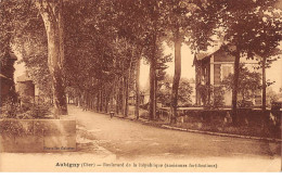 AUBIGNY - Boulevard De La République - Très Bon état - Aubigny Sur Nere