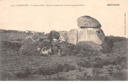 LANRIVAIN - Le Ménez Plat - Roches Superposées Formant Grotte Habitée - Très Bon état - Sonstige & Ohne Zuordnung