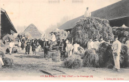 LA FERE - 17e Régiment D'Artillerie - Le Fourrage - Très Bon état - Sonstige & Ohne Zuordnung