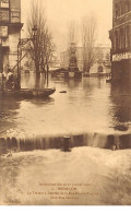 BESANCON - Inondations Des 20 21 Janvier 1910 - Le Torrent à L'Entrée De La Rue Claude Pouillet - Très Bon état - Besancon