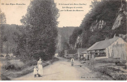 SAINT LEONARD DES BOIS - Les Gorges Et Arrivée Par La Route Des Gesvres - Très Bon état - Saint Leonard Des Bois