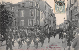 VERDUN - La Place Chevert Et La Rue De L'Hôtel De Ville - Soldats - Très Bon état - Verdun
