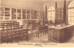 BEAUVAIS - Lycée Jeanne Hachette - Salle Des Sciences - Très Bon état - Beauvais
