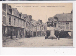 BAZOUGES-la-PEROUSE : La Place Et Le Monument Aux Morts 1914-1918 - Très Bon état - Autres & Non Classés