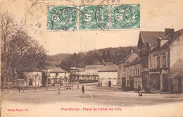 PIERREFONDS - Place De L'Hôtel De Ville - état - Pierrefonds