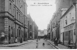 GRANDVILLIERS - L'Hôtel De Ville - La Halle Au Blé - Très Bon état - Grandvilliers