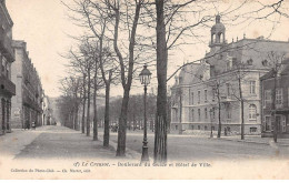 LE CREUSOT - Boulevard Du Guide Et Hôtel De Ville - état - Le Creusot