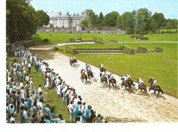 Hippisme à ARNAC POMPADOUR (19) - Le Champ De Courses  (pendant Une Course Et Public Au Bord De La Piste) - Ippica