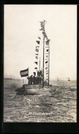 AK U-Boot U-Deutschland Mit Flaggengala In See Stechend  - Oorlog