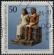 Berlin Poste Obl Yv:670 Mi:709 Ägyptisches Museum Ehepaar Aus Der Nekropole Von Giza (Dents Courtes) - Oblitérés