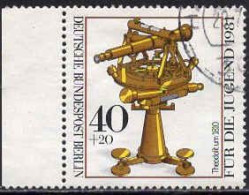 Berlin Poste Obl Yv:602 Mi:641 Theodolit Bord De Feuille (cachet Rond) - Used Stamps